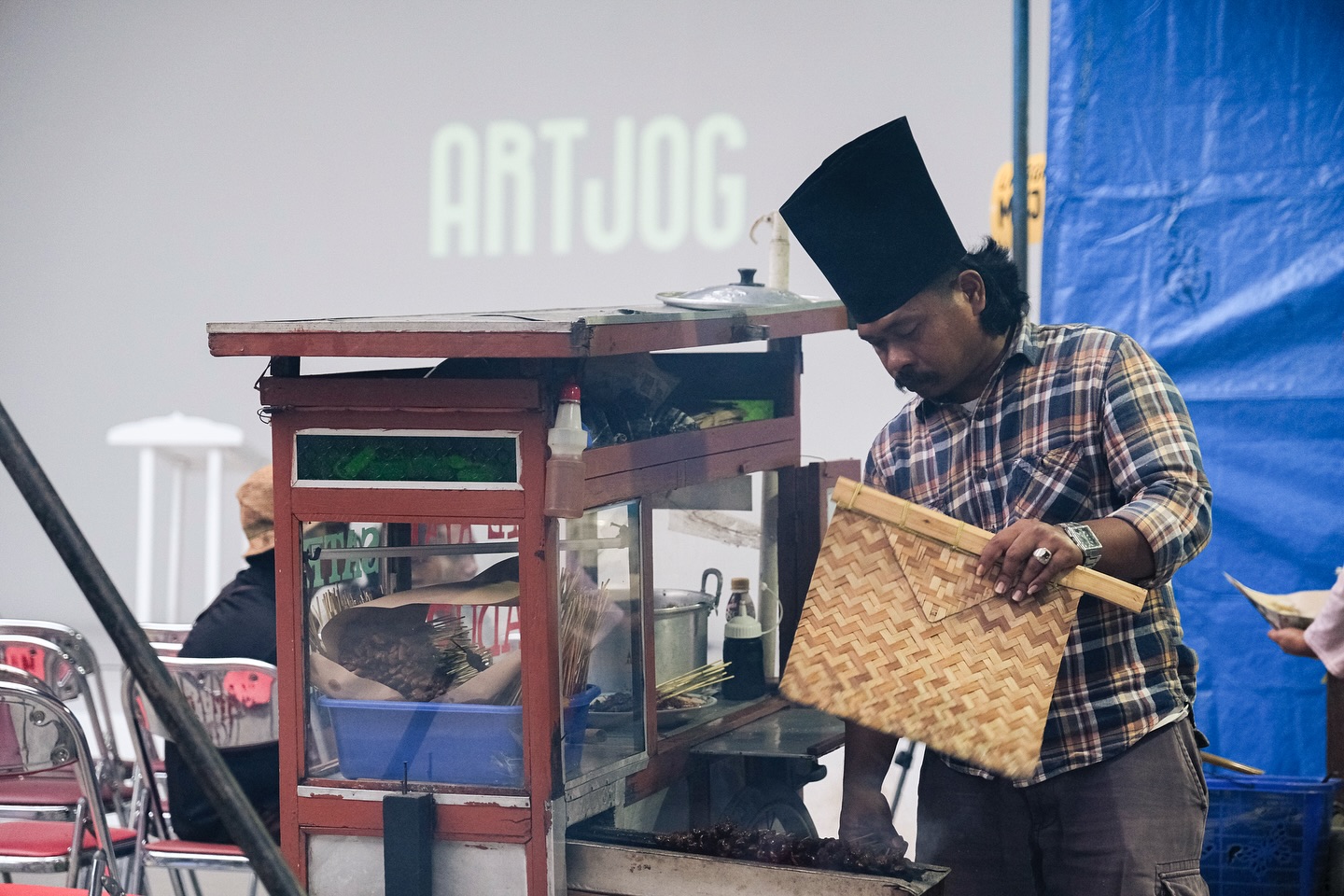Selama 24 jam penuh, panggung performa•ARTJOG disulap menjadi ruang lintas waktu yang nyaris tan (2)