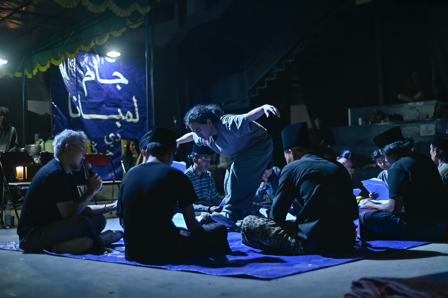 Selama 24 jam penuh, panggung performa•ARTJOG disulap menjadi ruang lintas waktu yang nyaris tan (9)
